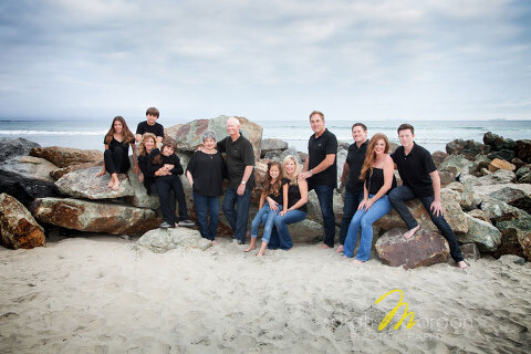 Multi-generational beach portrait-Novikoff